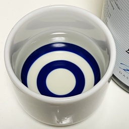 獺祭ブルー（dassai_blue）純米大吟醸（山田錦）Type50の色