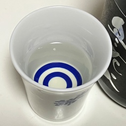 小林酒造「冬花火」純米吟醸無濾過生原酒の色