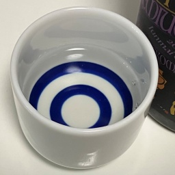 田酒「純米吟醸山廃仕込」秋田酒こまち(Denshu_premium)の色
