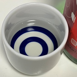 浪乃音純米吟醸（桜）の色